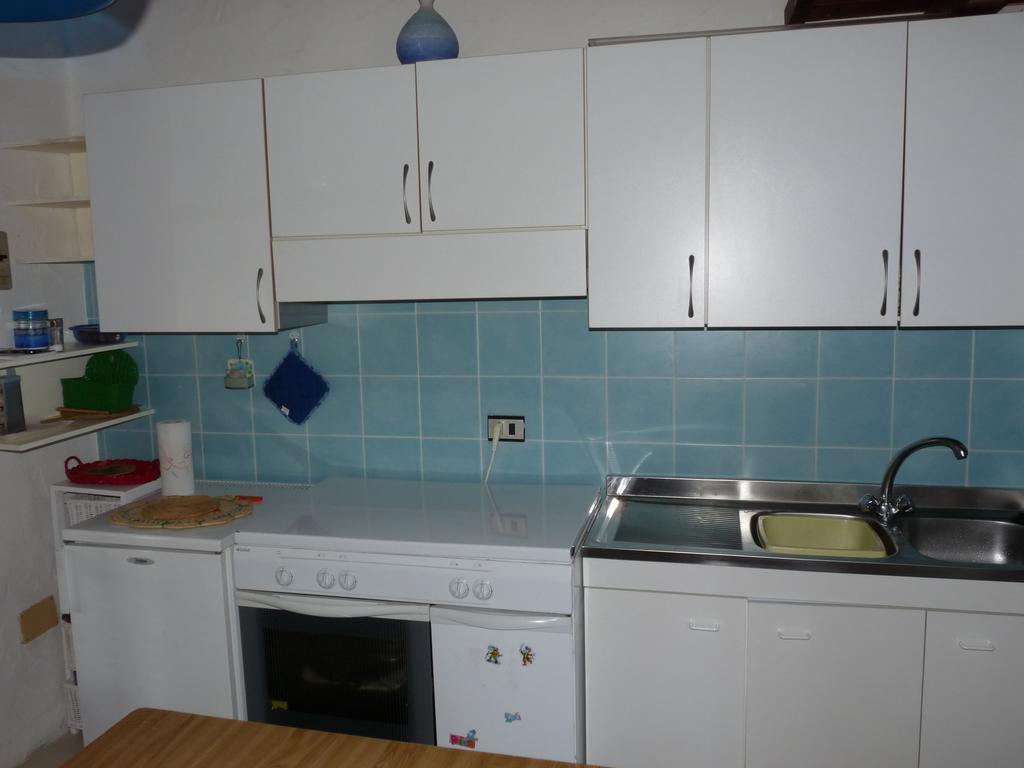 Monolocale San Teodoro Apartment Сан Теодоро Стая снимка